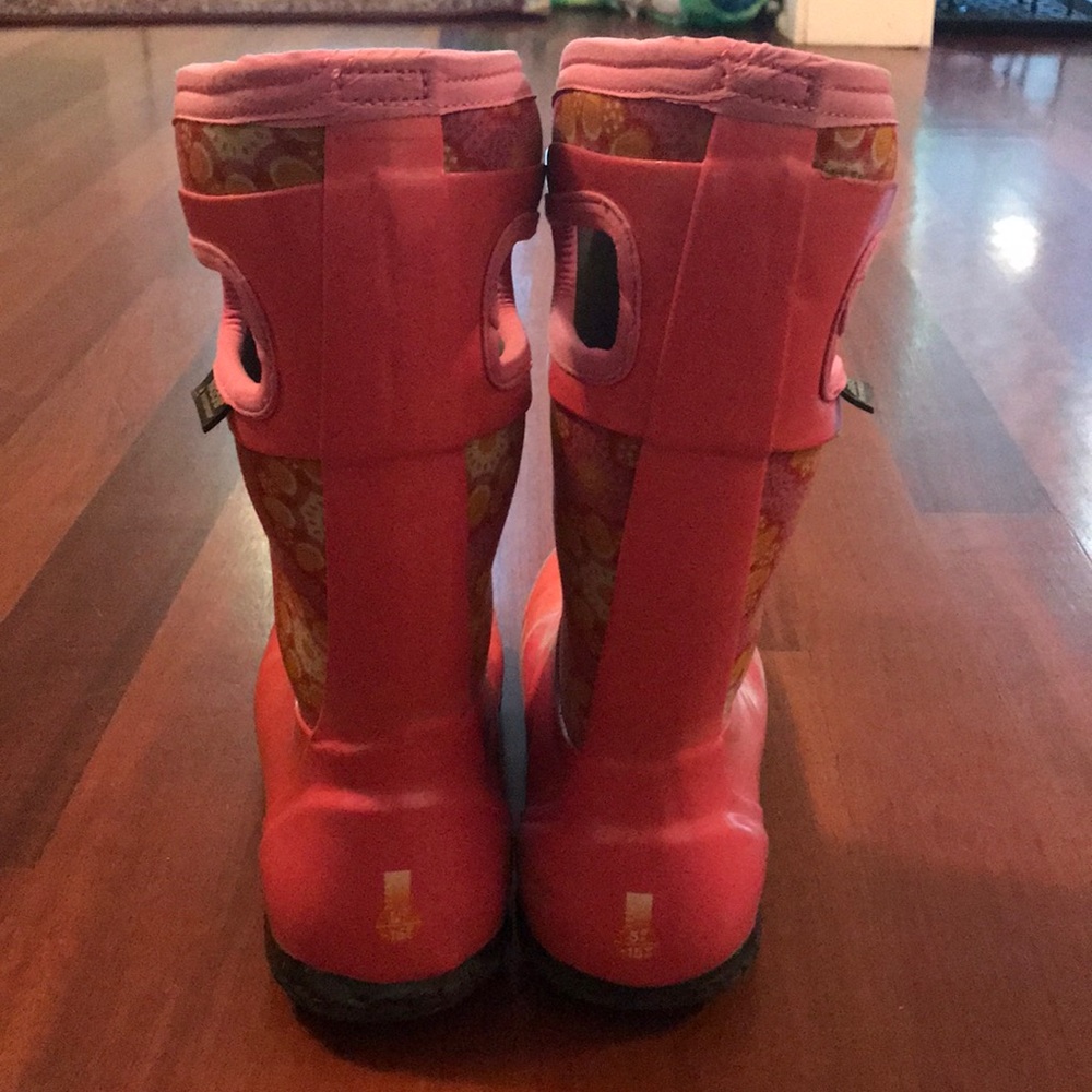 Pink Bogs, youth size 6/adult size 8